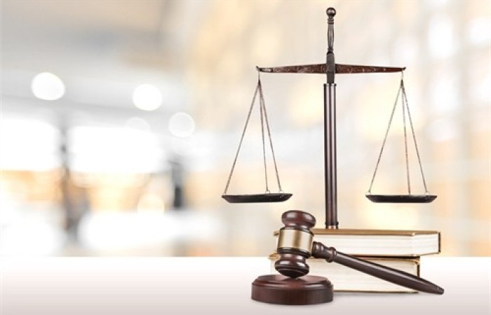 Die Rechtsberatung zielt darauf ab, Informationen in verschiedenen Rechts-bereichen, insbesondere im Familienrechtmit folgendem Fokus zu vermitteln: Trennung und Scheidung, Regelung des Familienvermögens, Gütergemeinschaft - Gütertrennung, Regelung des Sorgerechts, Besuchsrecht und Unterhalt für minderjährige Kinder, Unterhalt für wirtschaftlich abhängige erwachsene Kinder, Lebensgemeinschaften, Rechte und Pflichten von Eltern und Kindern, Mutterschafts- und Vaterschaftsschutz, Gewalt und Missbrauch in der Familie, Verletzung der Unterhaltspflicht, Erbschaftsfragen.