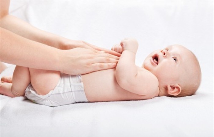 Die richtige Art und Weise, durch körperlichen Kontakt mit Ihrem Kind zu kommunizieren.