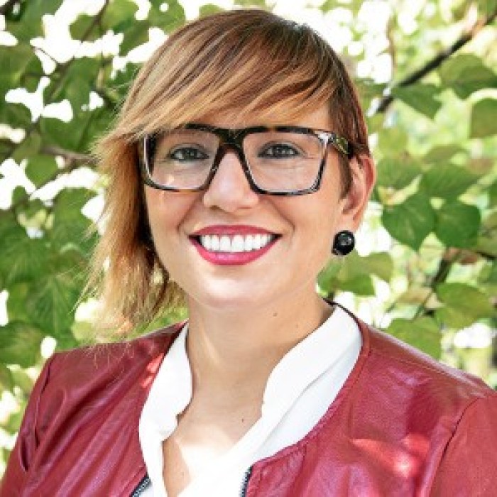 Laureata presso l’università degli Studi di Padova in Psicologia Clinica. Psicoterapeuta cognitivo comportamentale con specializzazione in Schema Therapy e terapeuta EMDR. Collabora con il Consultorio dal 2019 e si occupa di consulenza e terapia al singolo, alla coppia e alle famiglie, disturbi d’ansia, depressione, disturbi di personalità, problemi relazionali, momenti di crisi e difficoltà legate agli avvenimenti della vita.